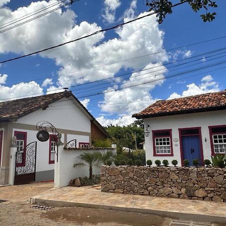 Chafariz Por Um Triz Pousada De Charme Tiradentes Bagian luar foto